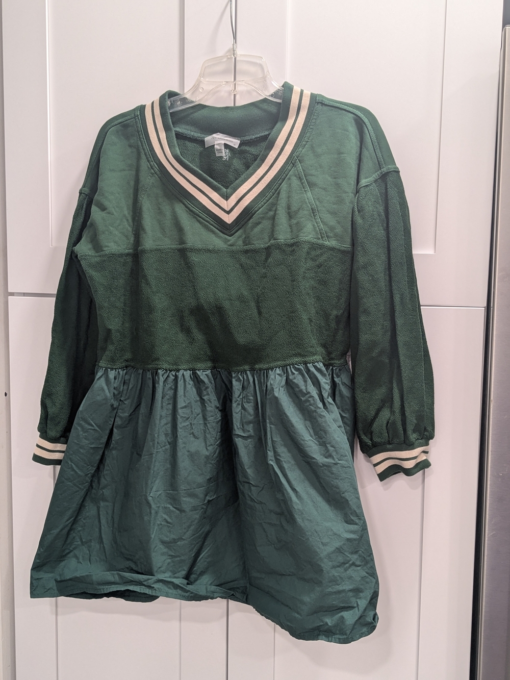 Casual Two-Tone Green V-Neck Women's Tennis Dress